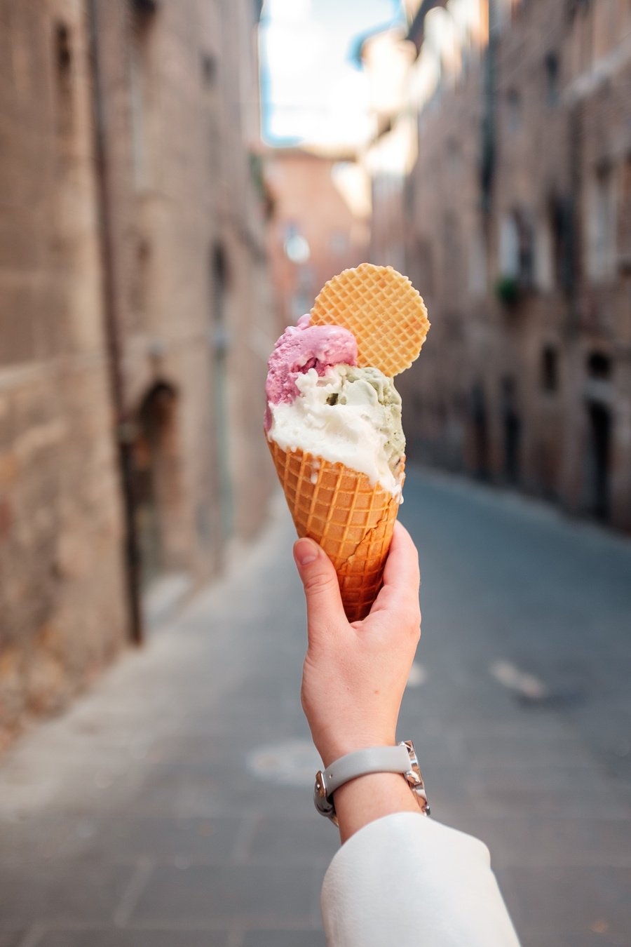 Italian street ice cream with cookies